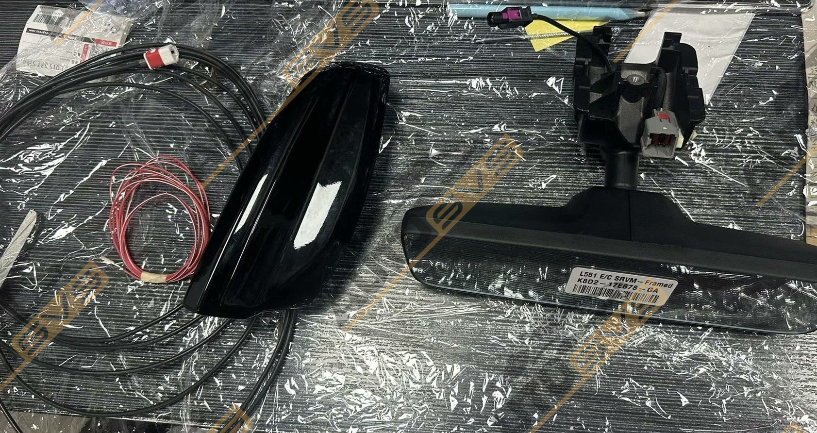 ClearSight Rearview Mirror with Roof Camera: Enhanced Driving Visibility